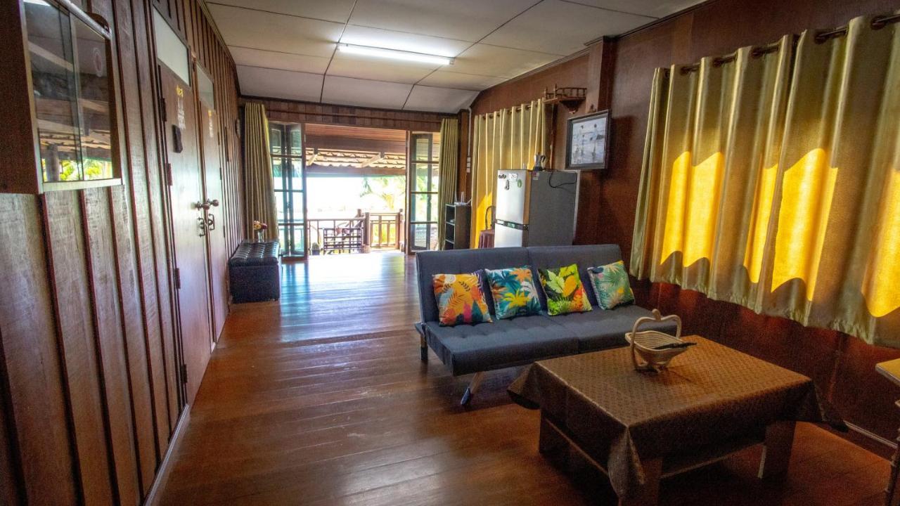 Seesea Thai Wooden House On Beachfront Prachuap Khiri Khan Exterior photo